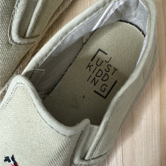 Just Kidding Loafer Slides with Flamingo, Size 30. Great Condition. Casual - Picture 2 of 4